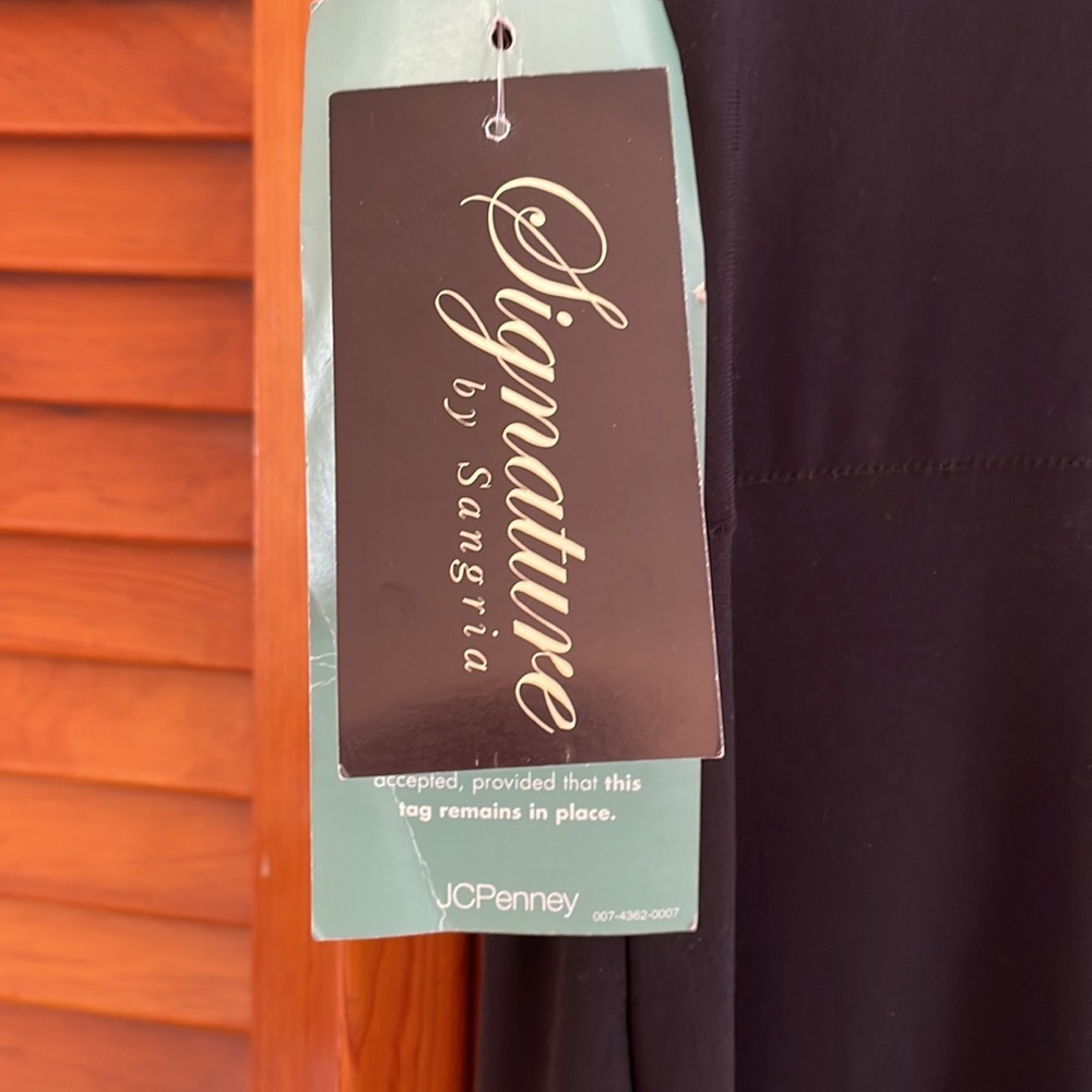 LITTLE BLACK DRESS - Picture 6 of 6